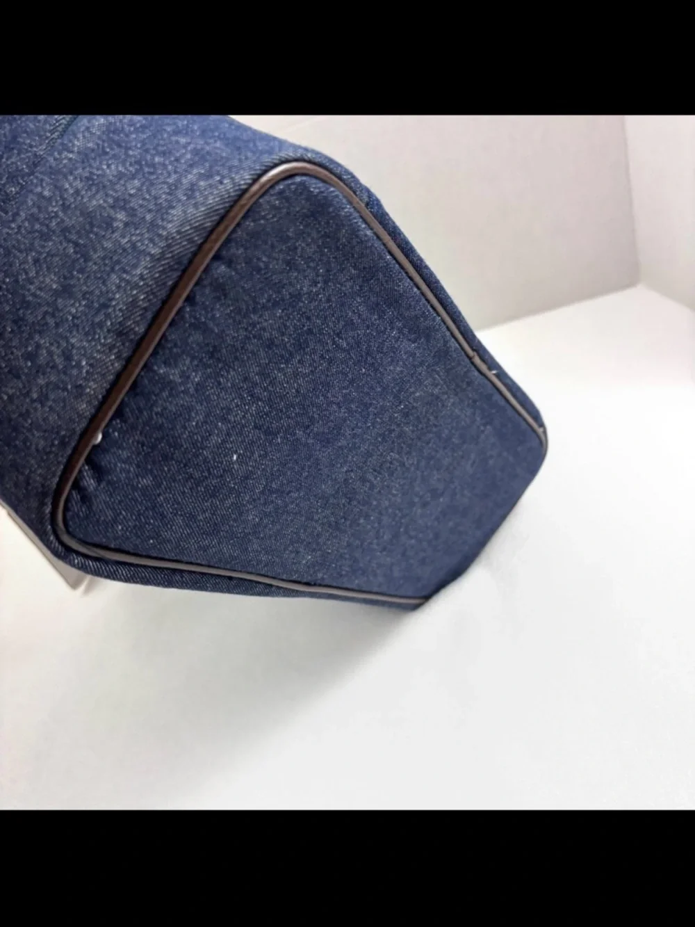 NWT Bath & Body Works Denim Toiletry Bag Makeup Case w/ Bottom‎ Zip Compartment